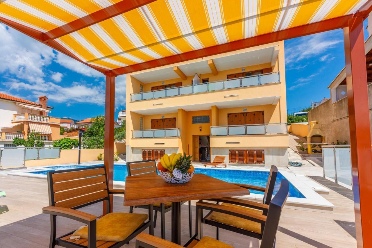 House View *